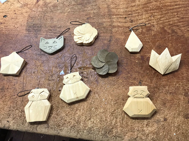 木彫アクセサリーづくり01